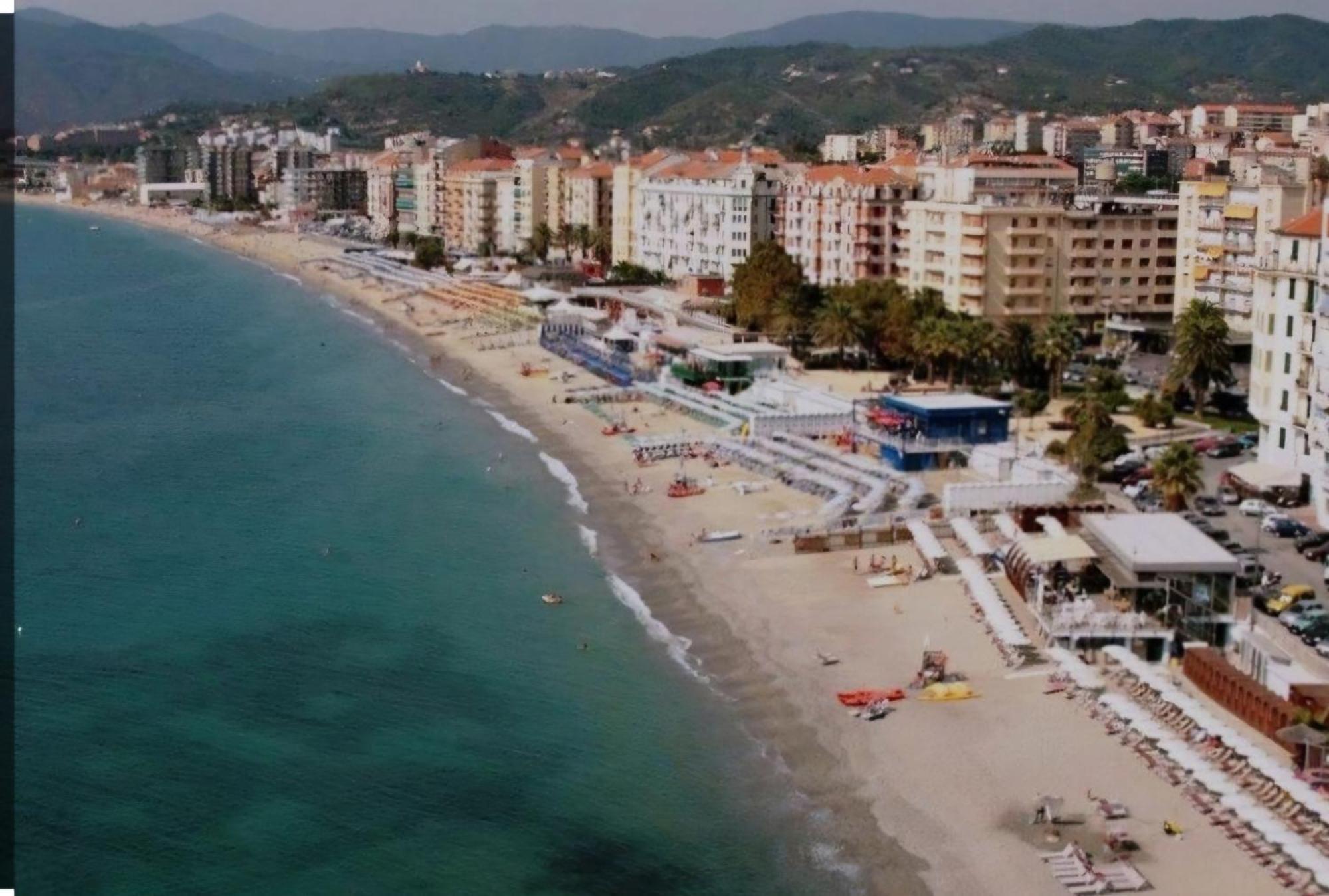 شقة Il Talismano-In Citta -Vicino Al Mare سافونا المظهر الخارجي الصورة